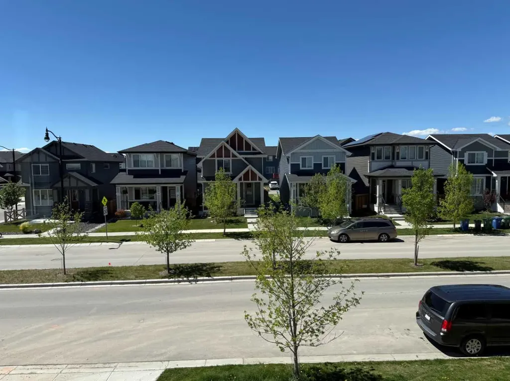 302 Sundown Road Cochrane AB T4C 3H2