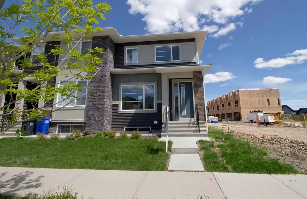 302 Sundown Road Cochrane AB T4C 3H2