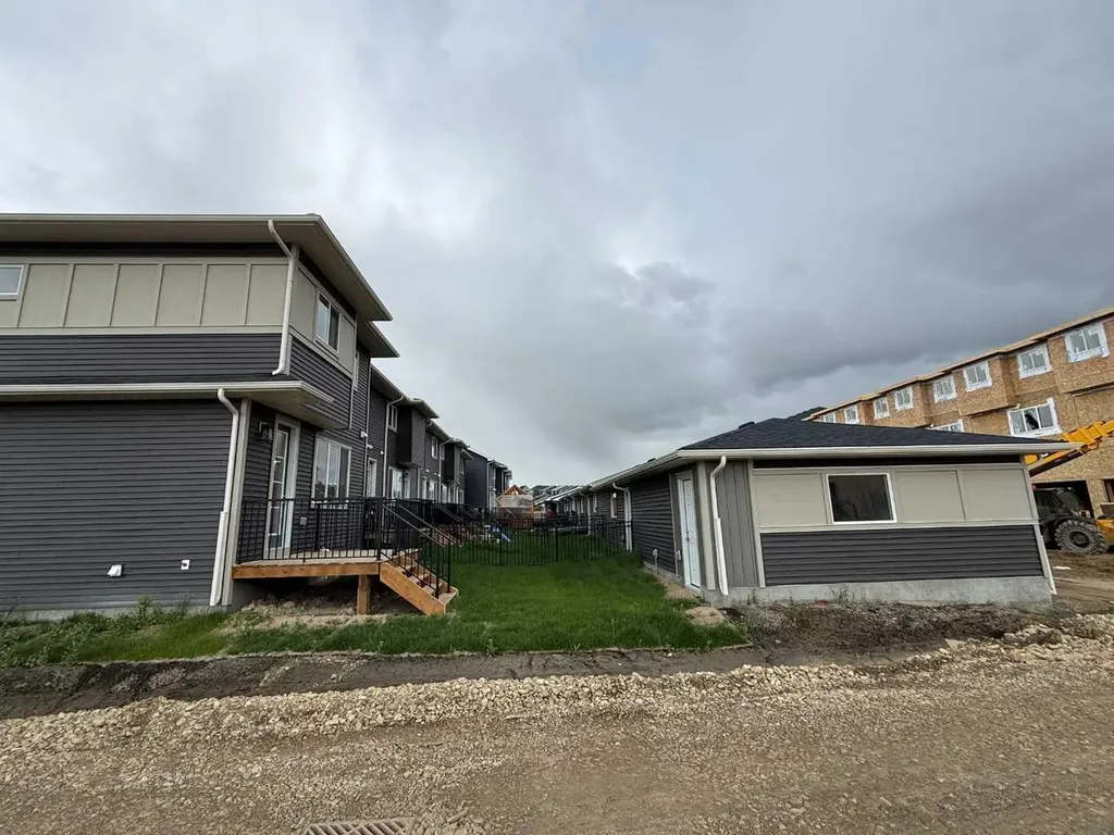 302 Sundown Road Cochrane AB T4C 3H2