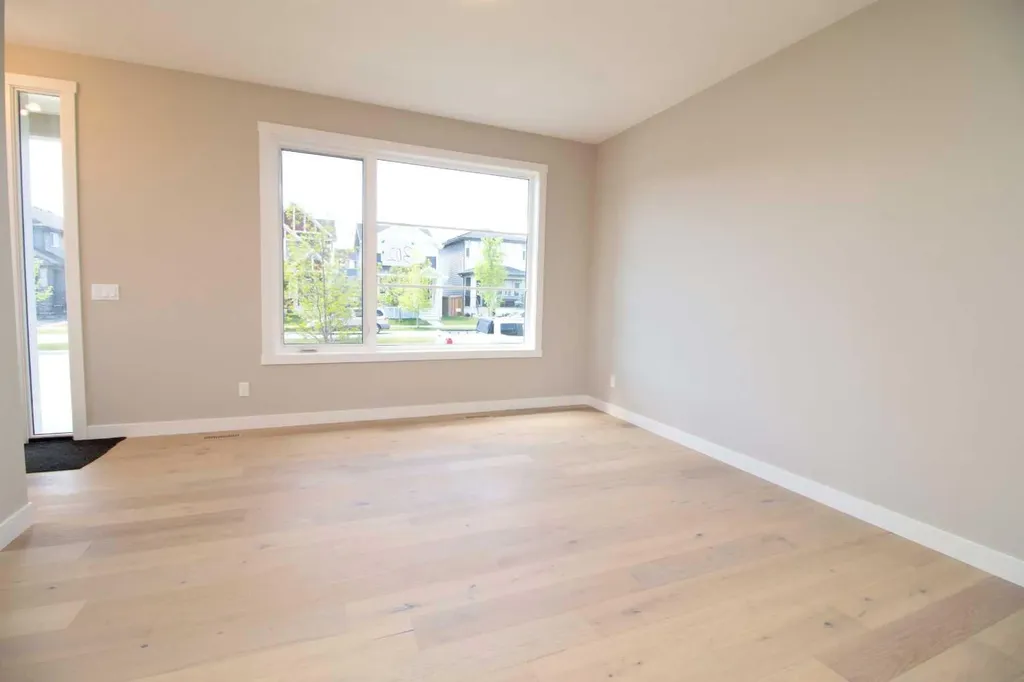 302 Sundown Road Cochrane AB T4C 3H2