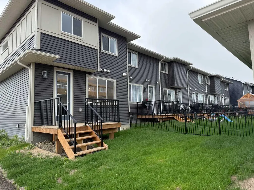 302 Sundown Road Cochrane AB T4C 3H2