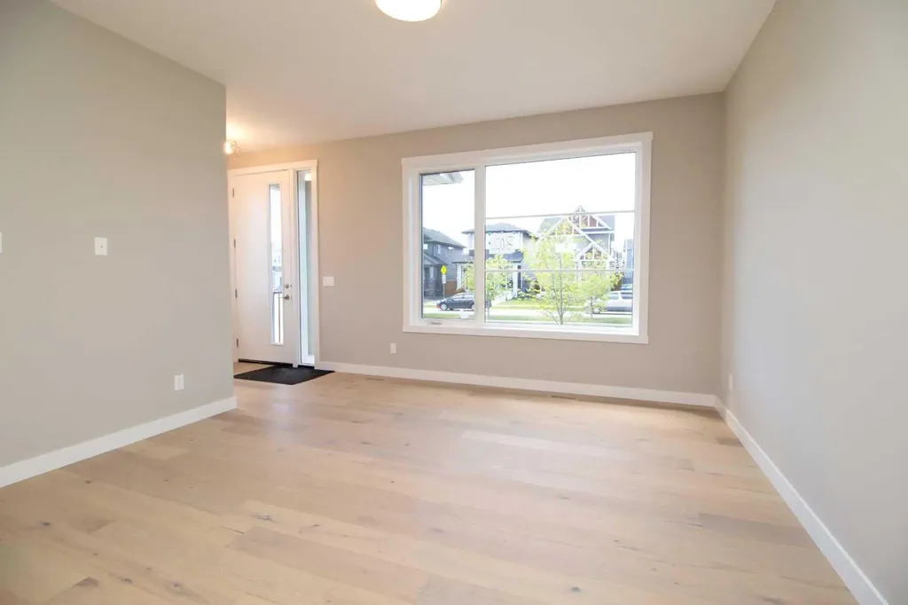 302 Sundown Road Cochrane AB T4C 3H2