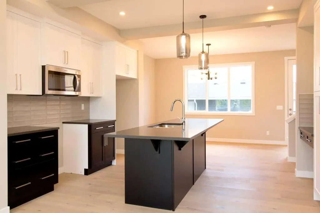 302 Sundown Road Cochrane AB T4C 3H2