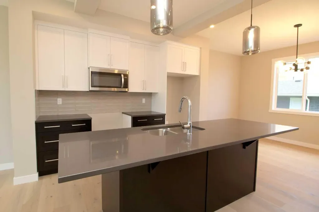 302 Sundown Road Cochrane AB T4C 3H2