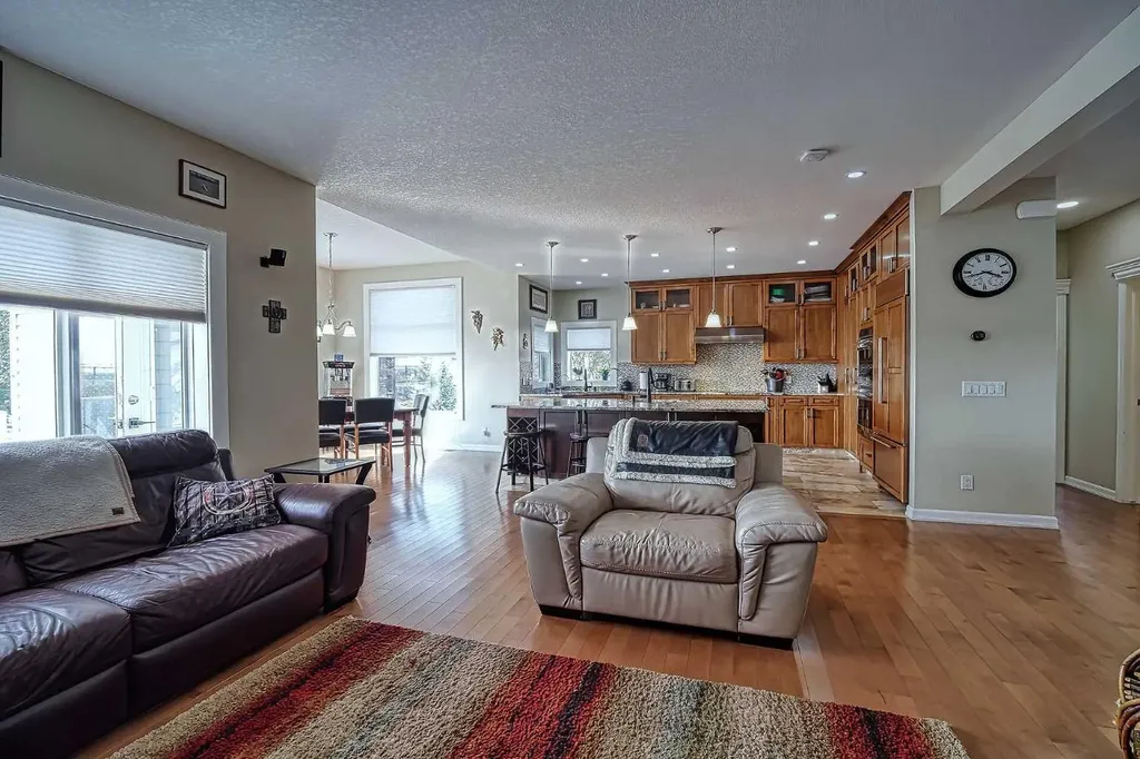 409 9 Street Beiseker AB T0M0G0