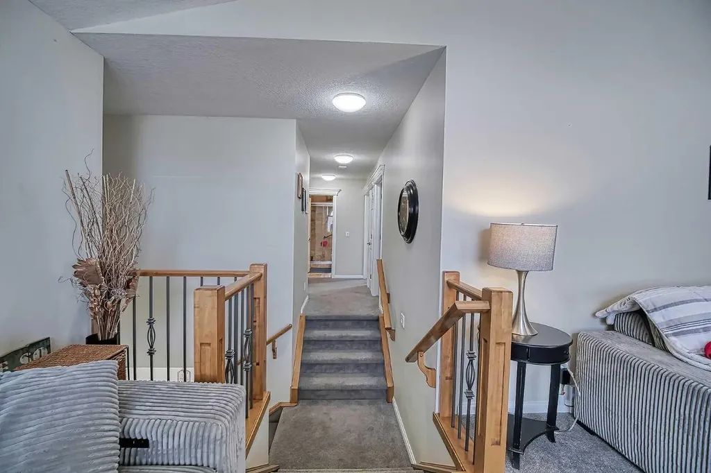 409 9 Street Beiseker AB T0M0G0