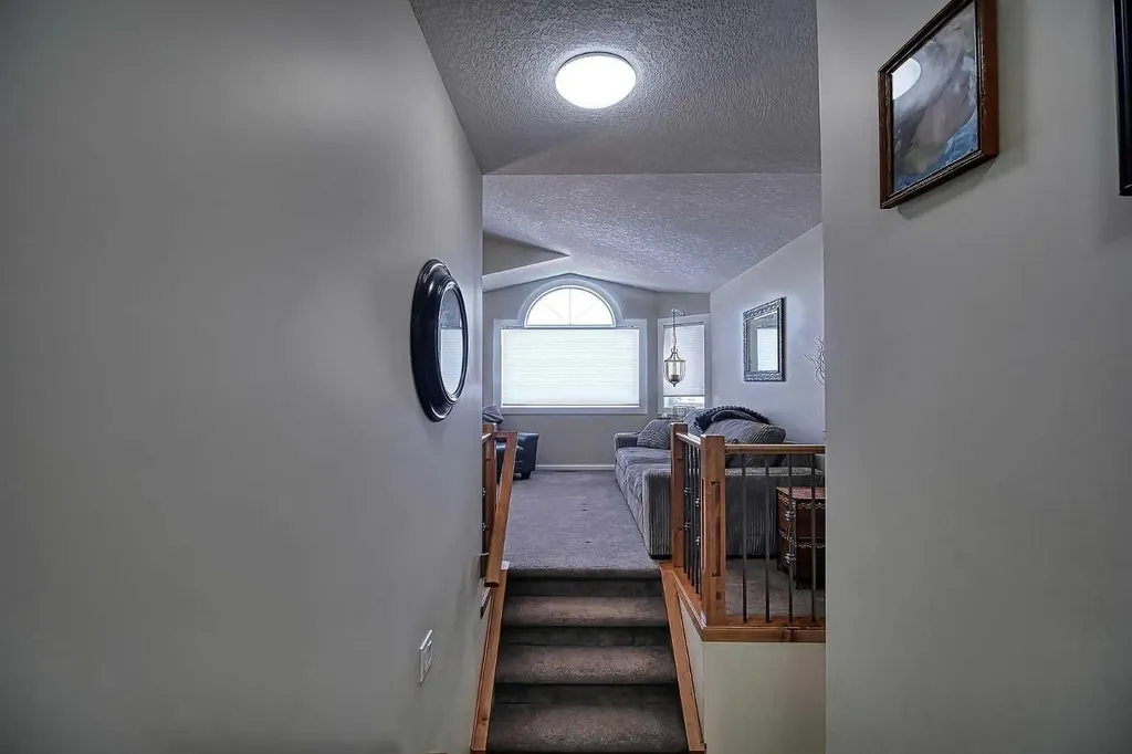 409 9 Street Beiseker AB T0M0G0