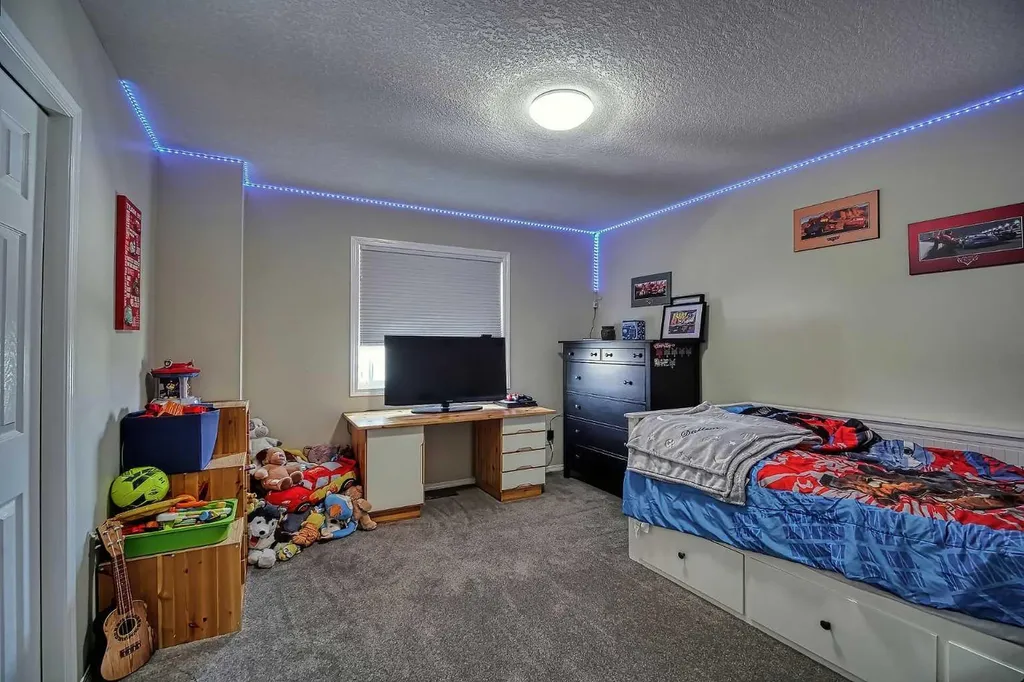 409 9 Street Beiseker AB T0M0G0