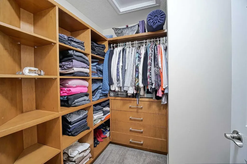 409 9 Street Beiseker AB T0M0G0