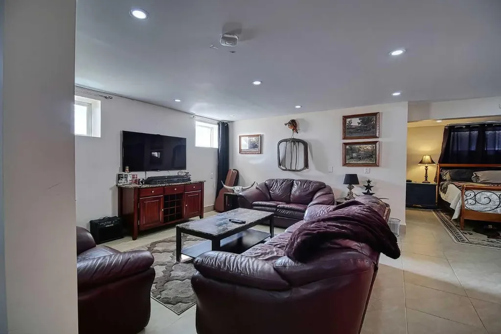 409 9 Street Beiseker AB T0M0G0