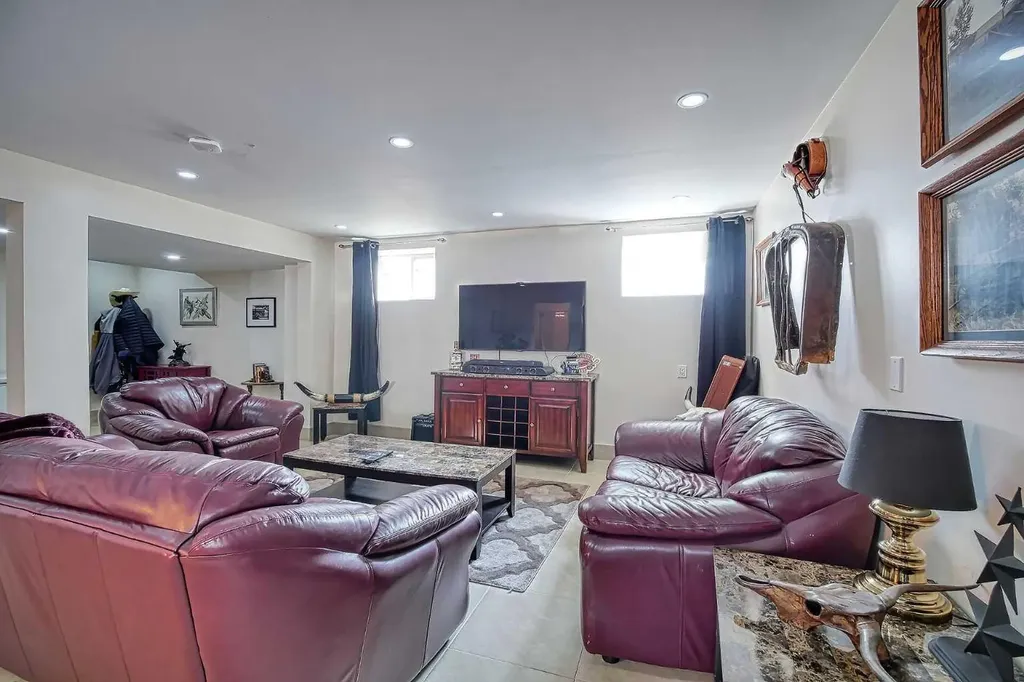 409 9 Street Beiseker AB T0M0G0