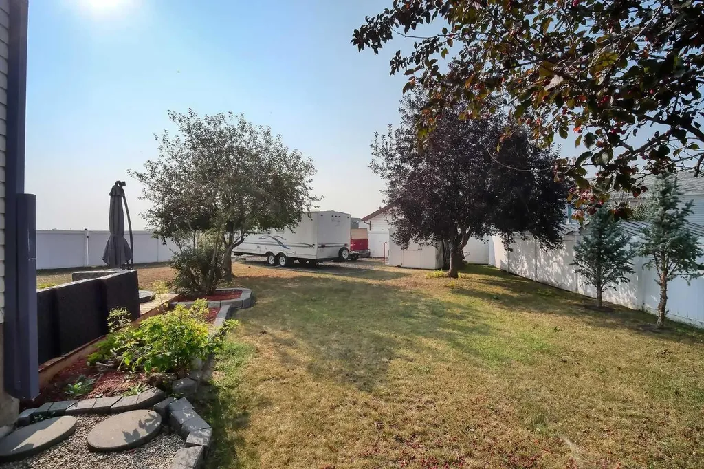409 9 Street Beiseker AB T0M0G0