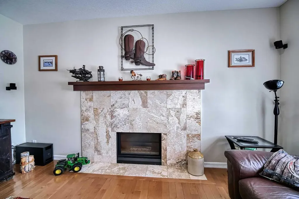 409 9 Street Beiseker AB T0M0G0