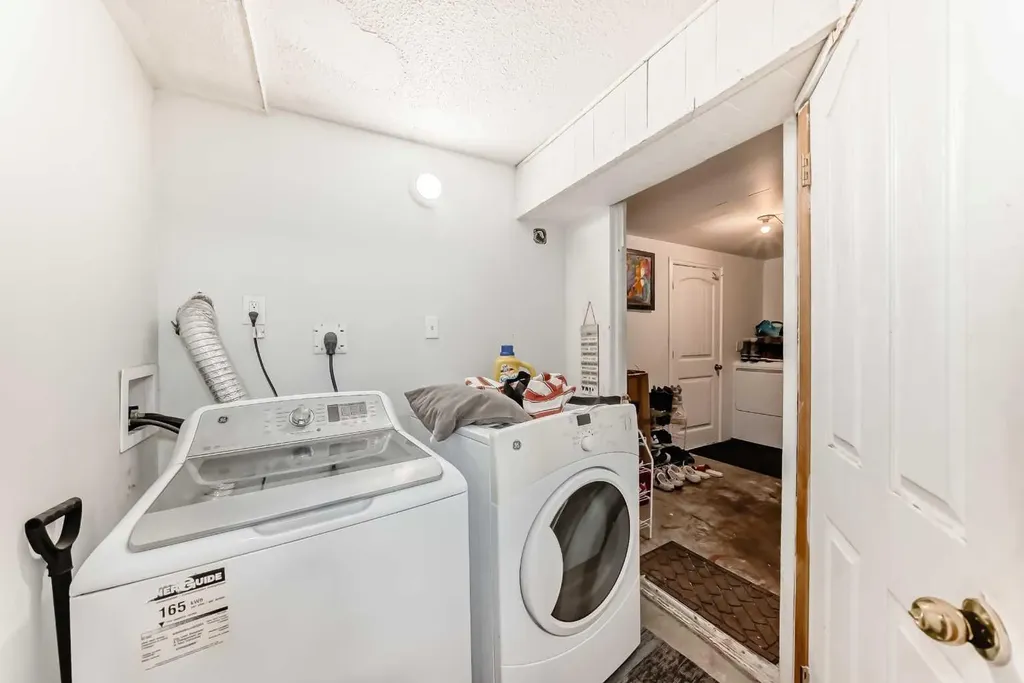 203 Penbrooke Close SE Calgary AB T2A 3N9