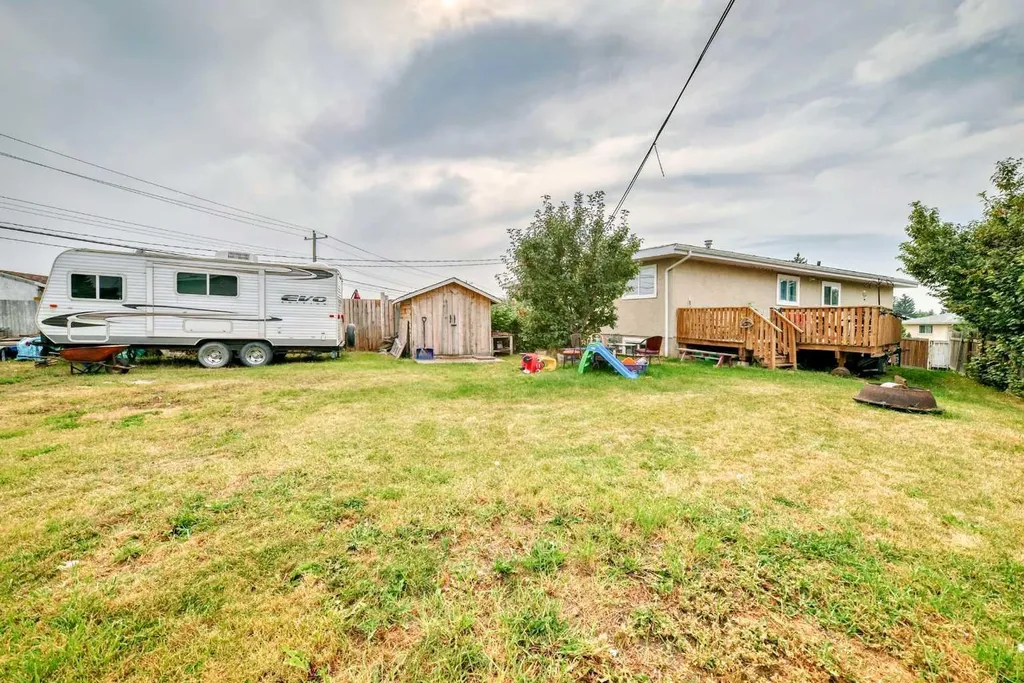 203 Penbrooke Close SE Calgary AB T2A 3N9