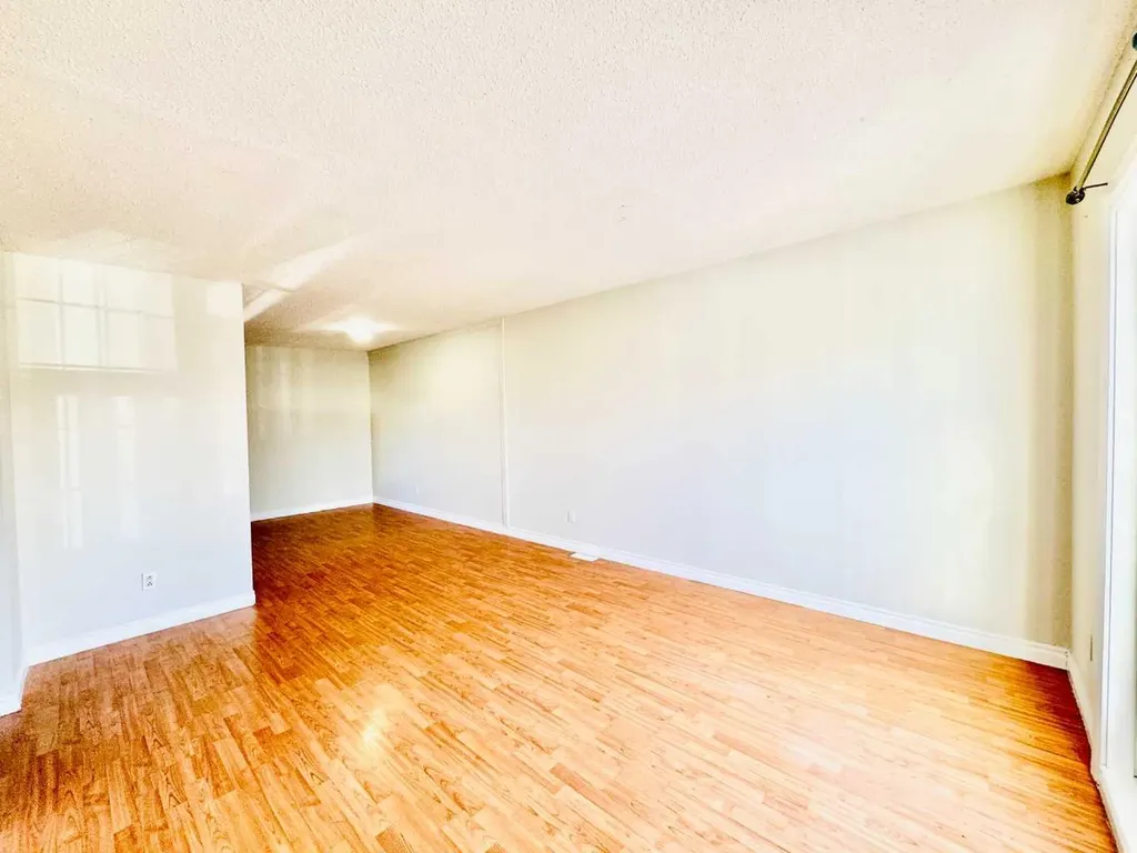 203 Penbrooke Close SE Calgary AB T2A 3N9