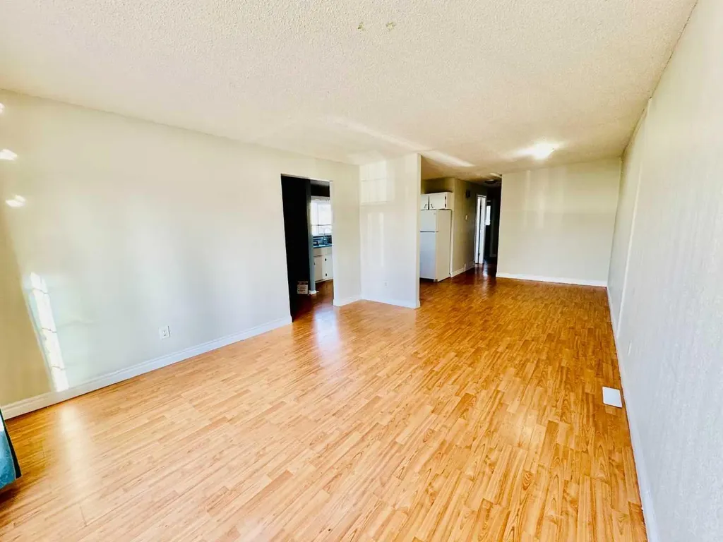 203 Penbrooke Close SE Calgary AB T2A 3N9