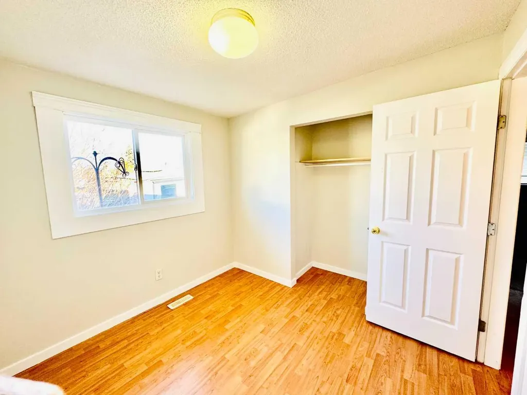 203 Penbrooke Close SE Calgary AB T2A 3N9