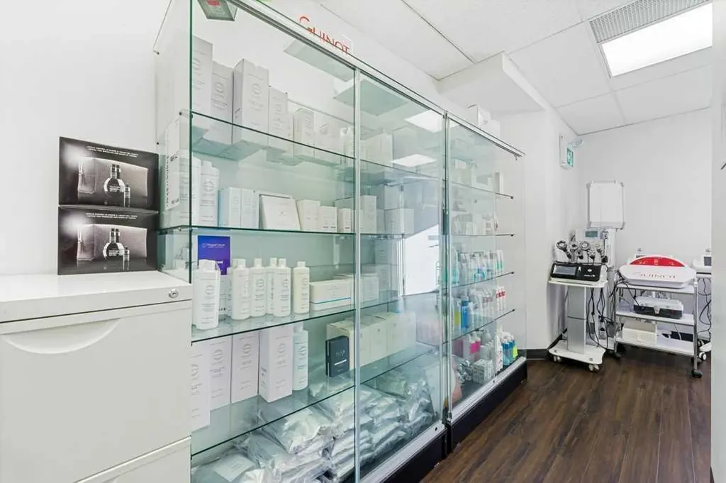 320 23 Avenue SW Calgary AB T2S 0J2