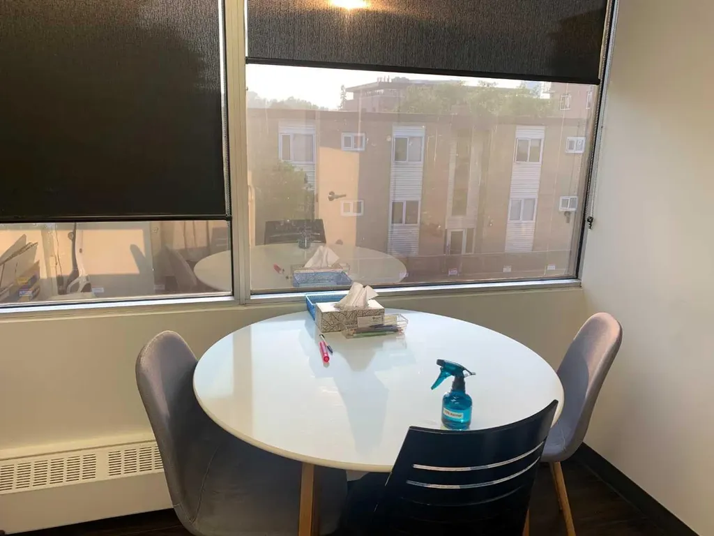 320 23 Avenue SW Calgary AB T2S 0J2