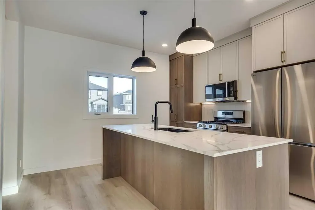 36 Memorial Parkway Rural Red Deer County AB T4E 3B7