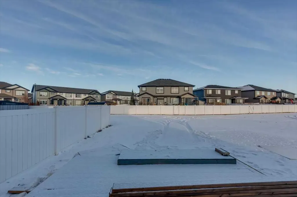 36 Memorial Parkway Rural Red Deer County AB T4E 3B7