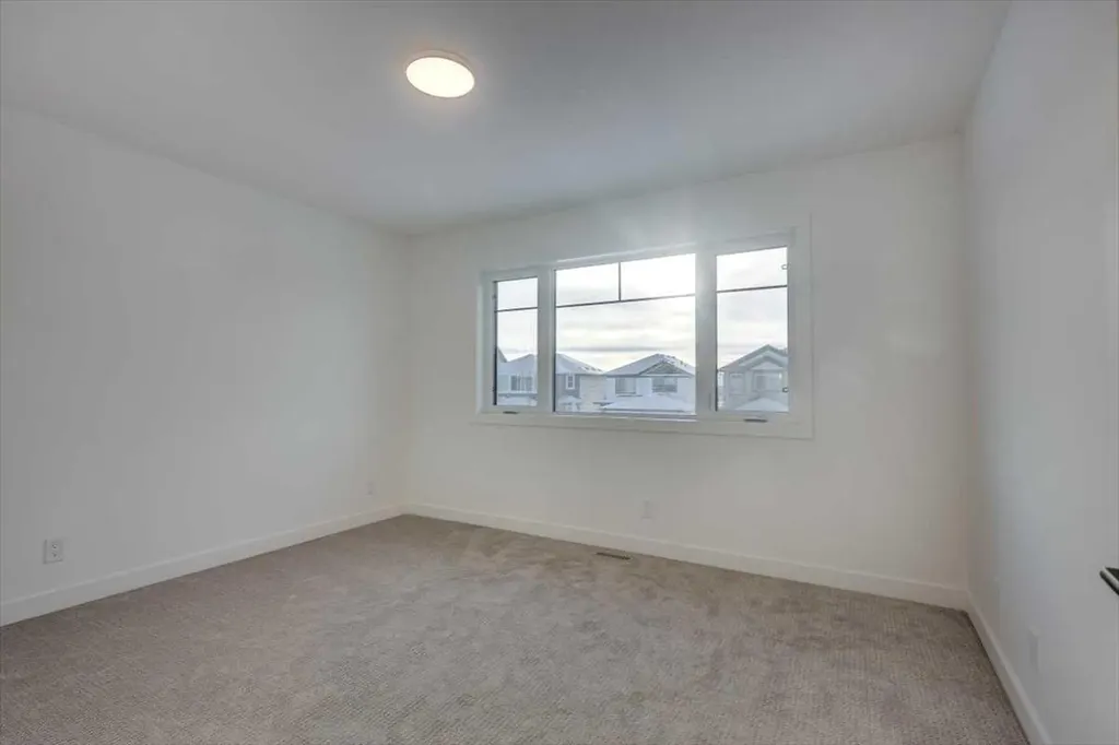 36 Memorial Parkway Rural Red Deer County AB T4E 3B7