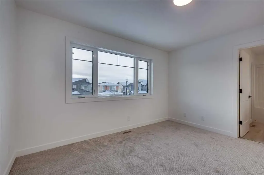 36 Memorial Parkway Rural Red Deer County AB T4E 3B7