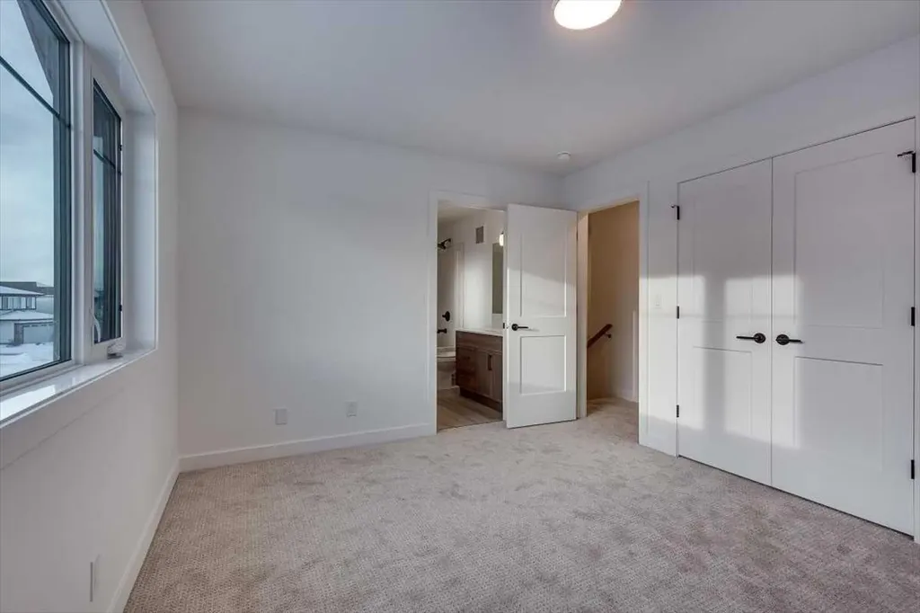 36 Memorial Parkway Rural Red Deer County AB T4E 3B7
