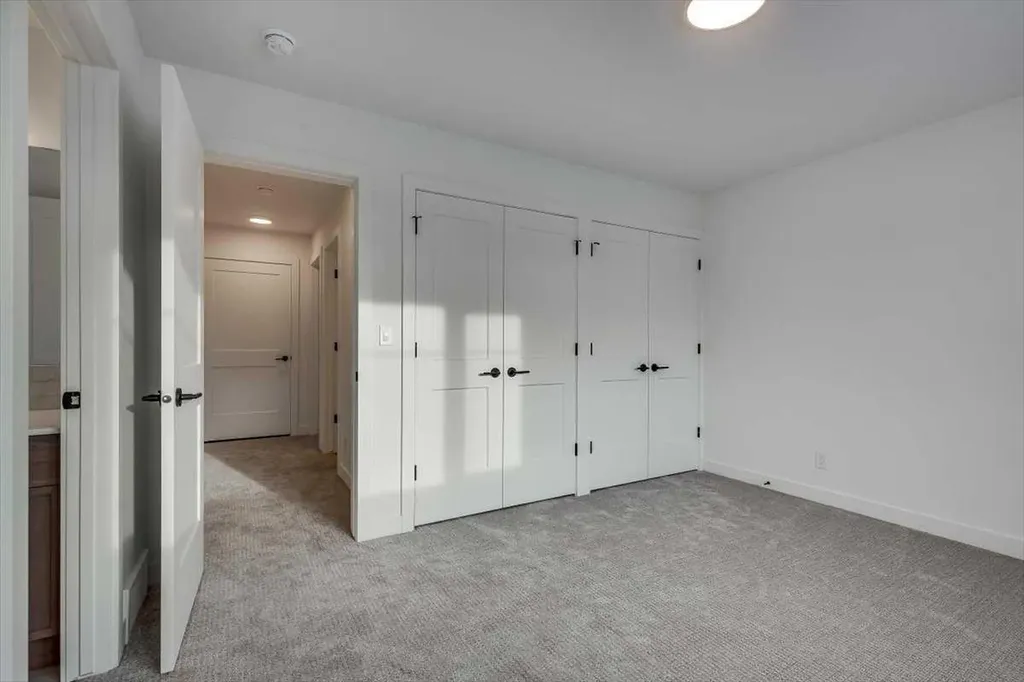 36 Memorial Parkway Rural Red Deer County AB T4E 3B7