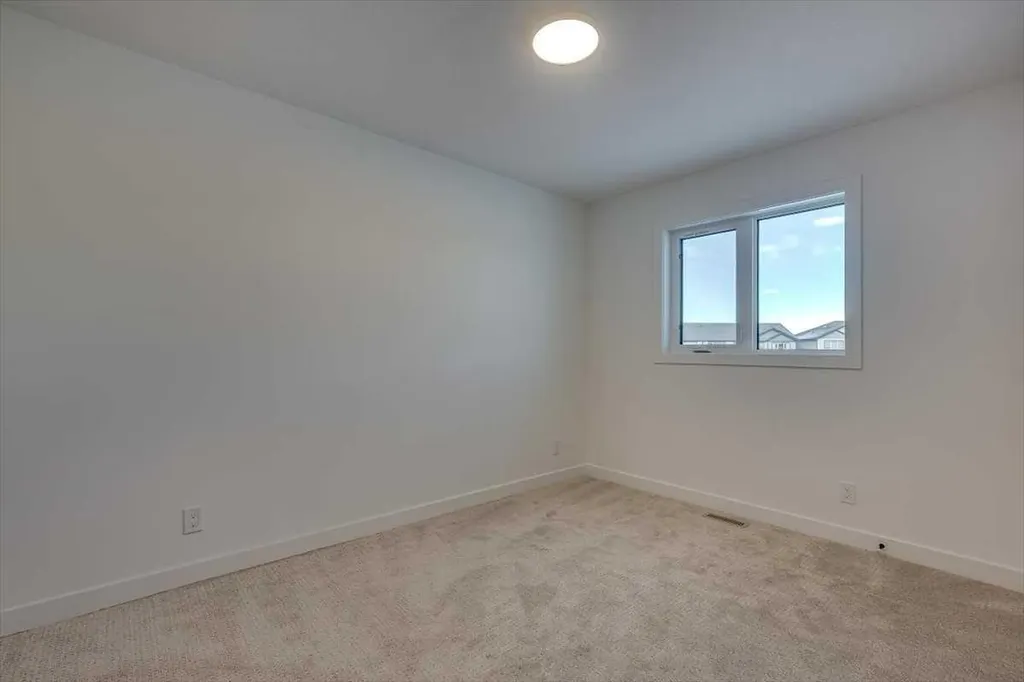 36 Memorial Parkway Rural Red Deer County AB T4E 3B7