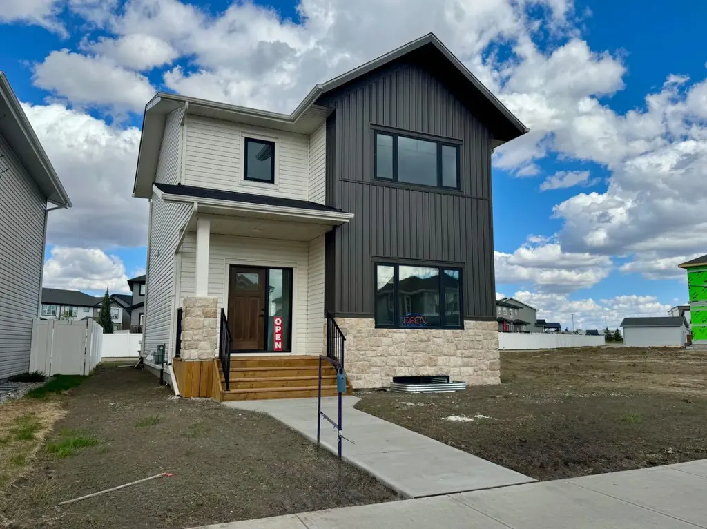 36 Memorial Parkway Rural Red Deer County AB T4E 3B7