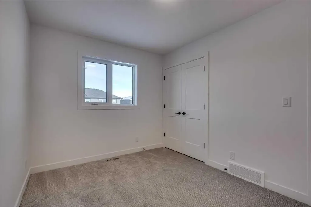 36 Memorial Parkway Rural Red Deer County AB T4E 3B7