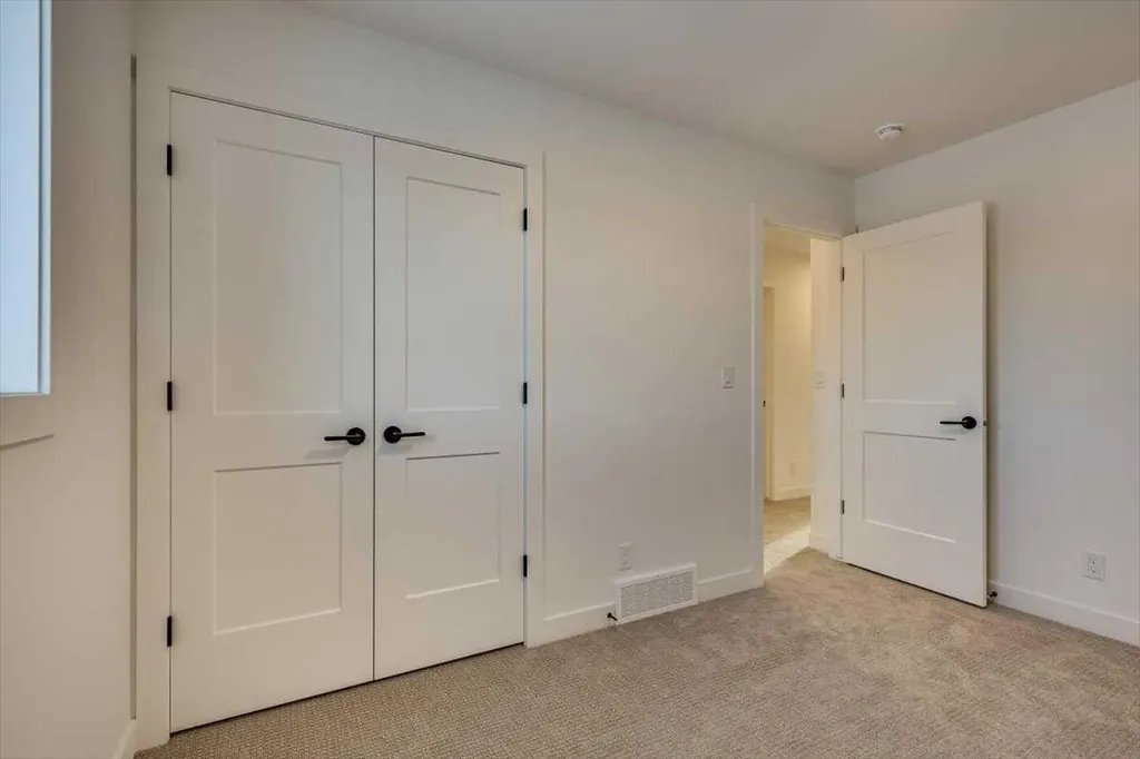 36 Memorial Parkway Rural Red Deer County AB T4E 3B7