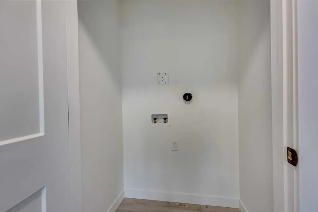 36 Memorial Parkway Rural Red Deer County AB T4E 3B7