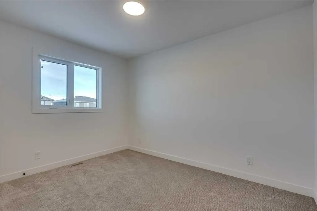 36 Memorial Parkway Rural Red Deer County AB T4E 3B7