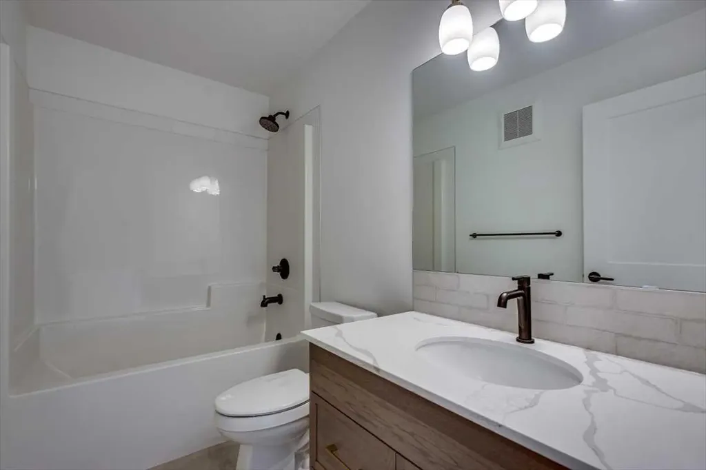 36 Memorial Parkway Rural Red Deer County AB T4E 3B7