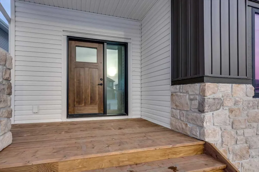 36 Memorial Parkway Rural Red Deer County AB T4E 3B7