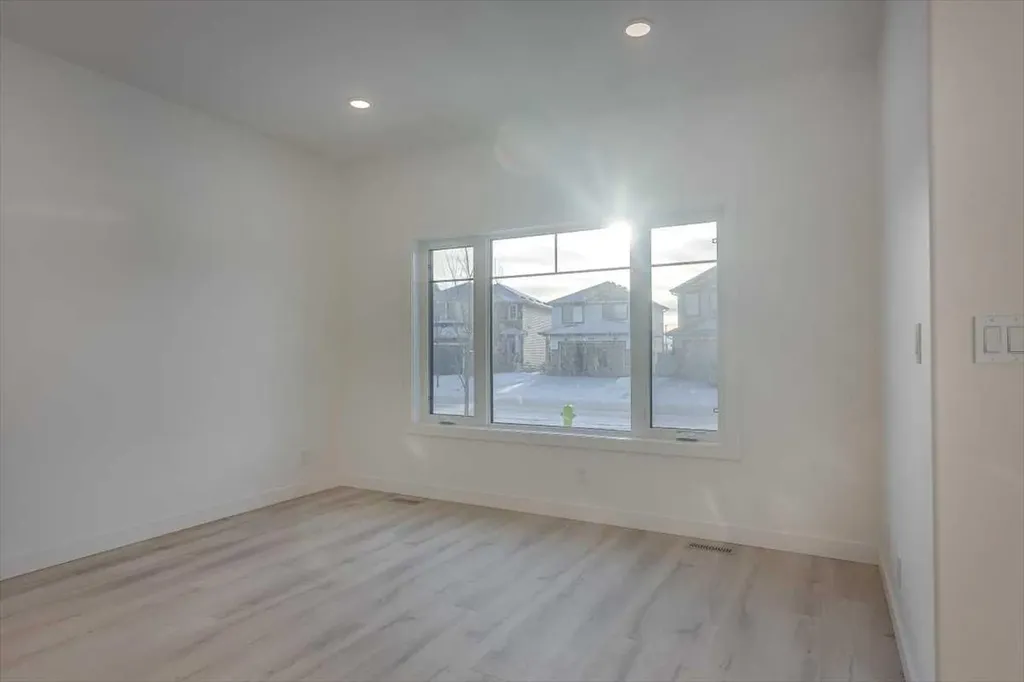 36 Memorial Parkway Rural Red Deer County AB T4E 3B7