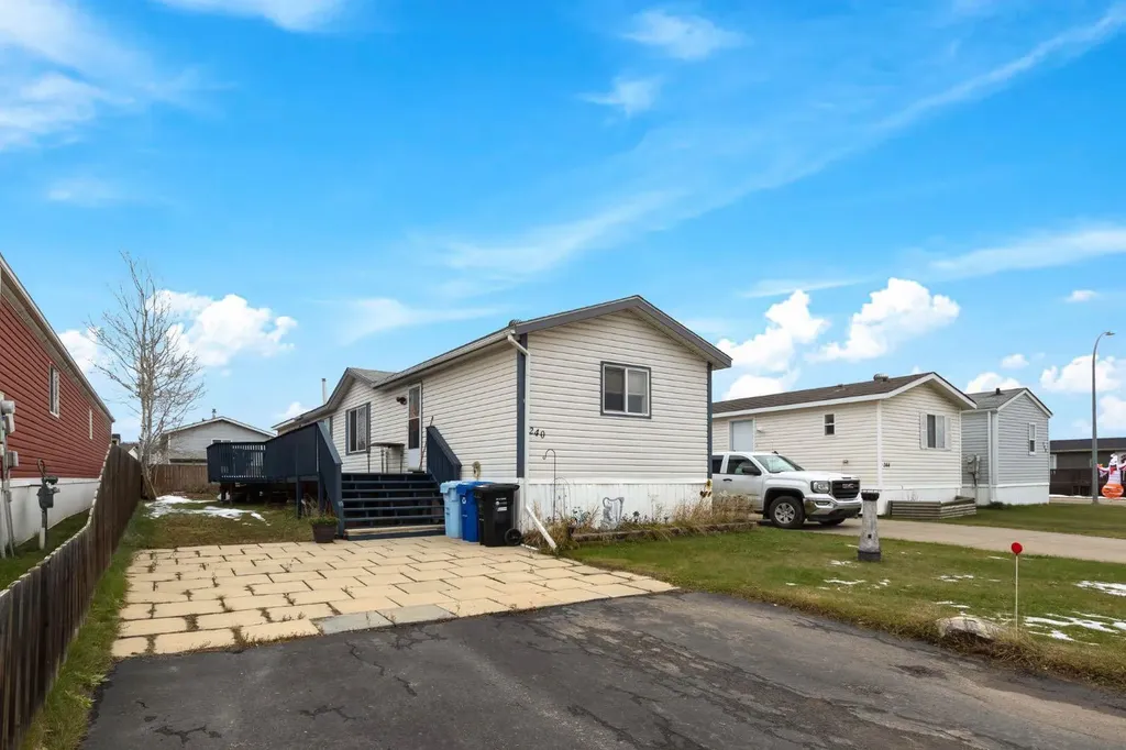 240 Palomino Close Fort Mcmurray AB T9H 5M2