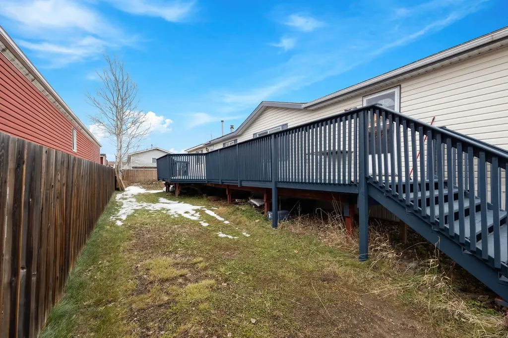 240 Palomino Close Fort Mcmurray AB T9H 5M2
