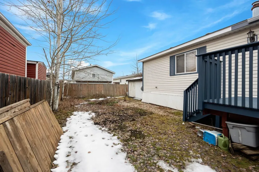240 Palomino Close Fort Mcmurray AB T9H 5M2