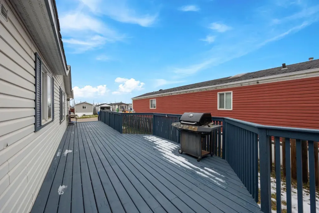 240 Palomino Close Fort Mcmurray AB T9H 5M2