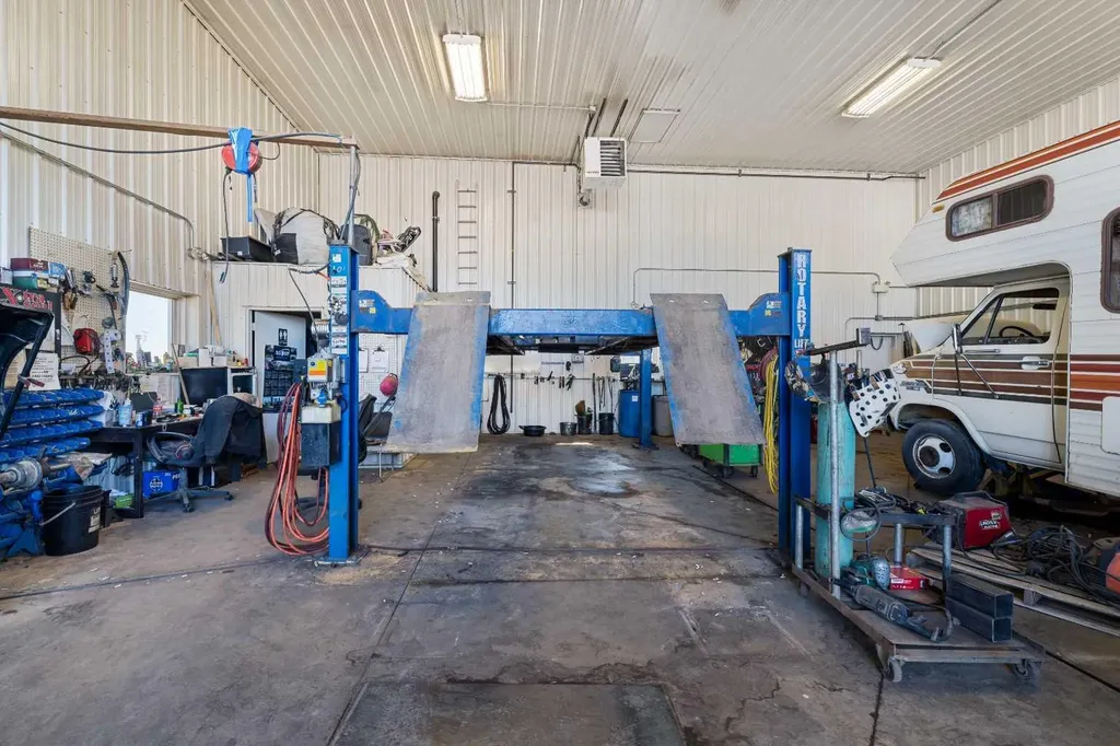 81 Barstow Street Carseland AB T0J 0M0