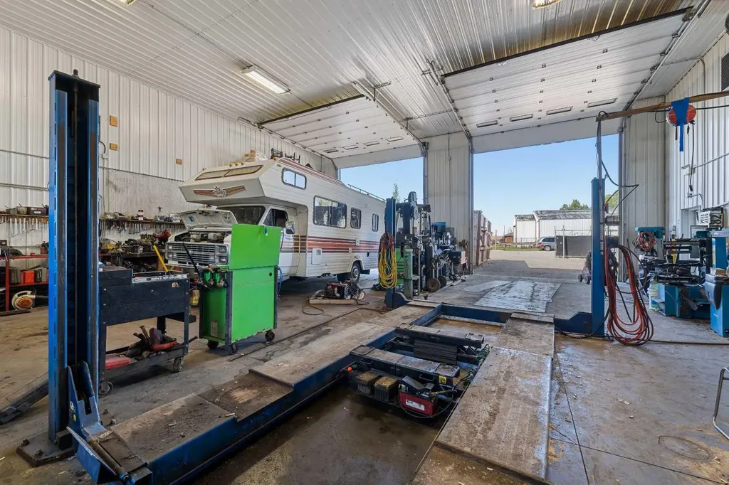 81 Barstow Street Carseland AB T0J 0M0