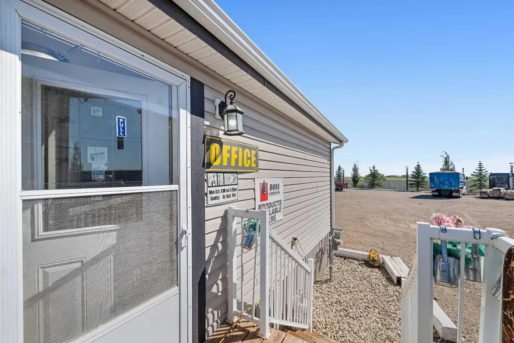 81 Barstow Street Carseland AB T0J 0M0