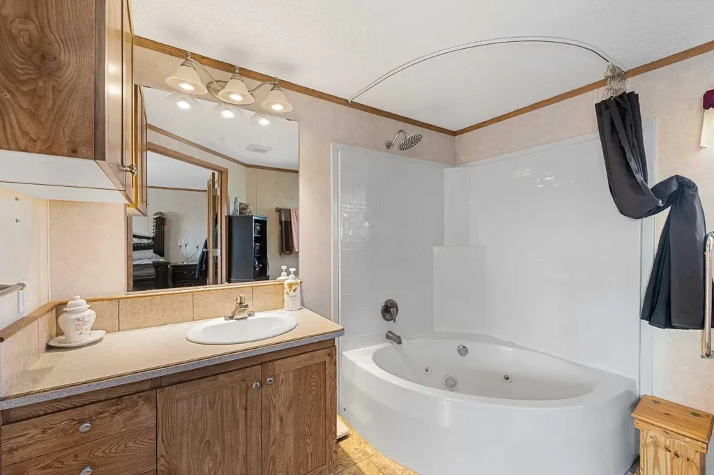 81 Barstow Street Carseland AB T0J 0M0