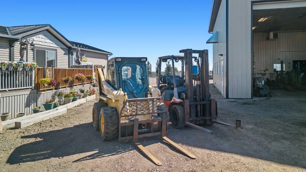 81 Barstow Street Carseland AB T0J 0M0