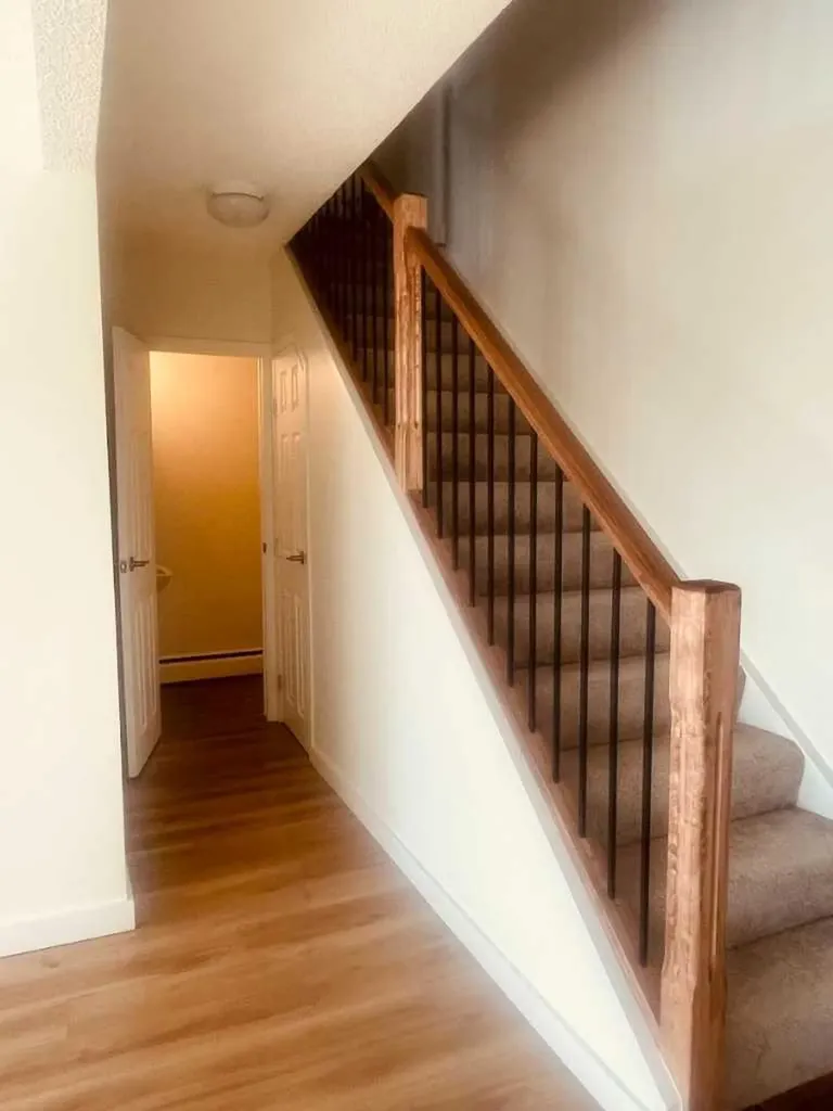 607 69 Avenue SW Calgary AB T2V 0P1