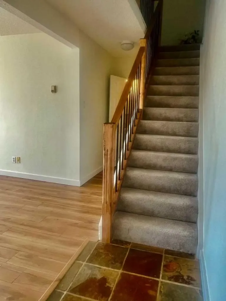607 69 Avenue SW Calgary AB T2V 0P1